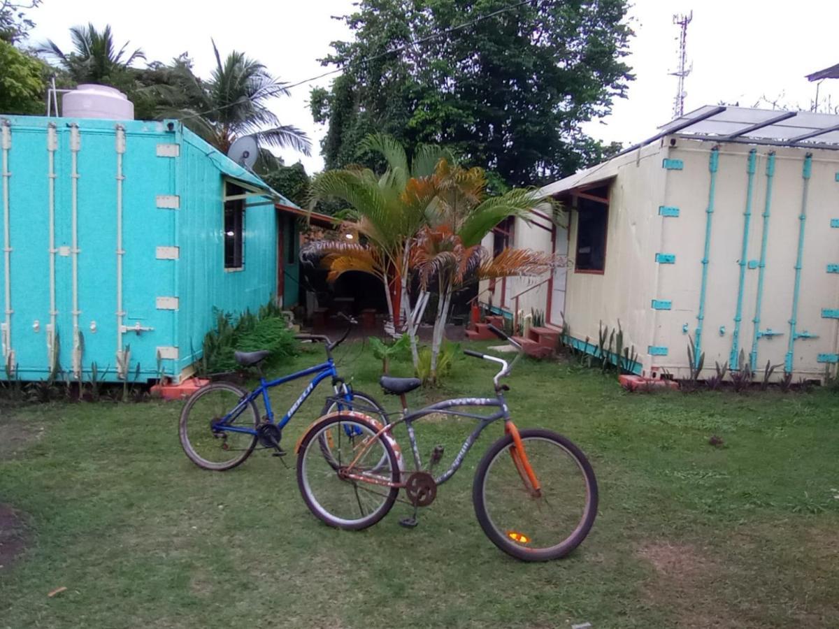 Container House Cahuita Hotel Bagian luar foto