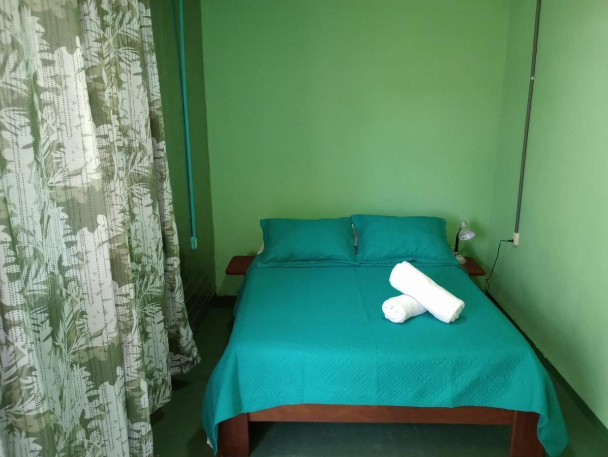 Container House Cahuita Hotel Bagian luar foto