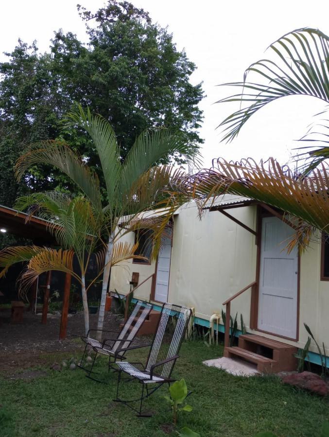 Container House Cahuita Hotel Bagian luar foto