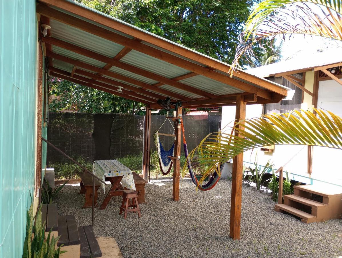 Container House Cahuita Hotel Bagian luar foto
