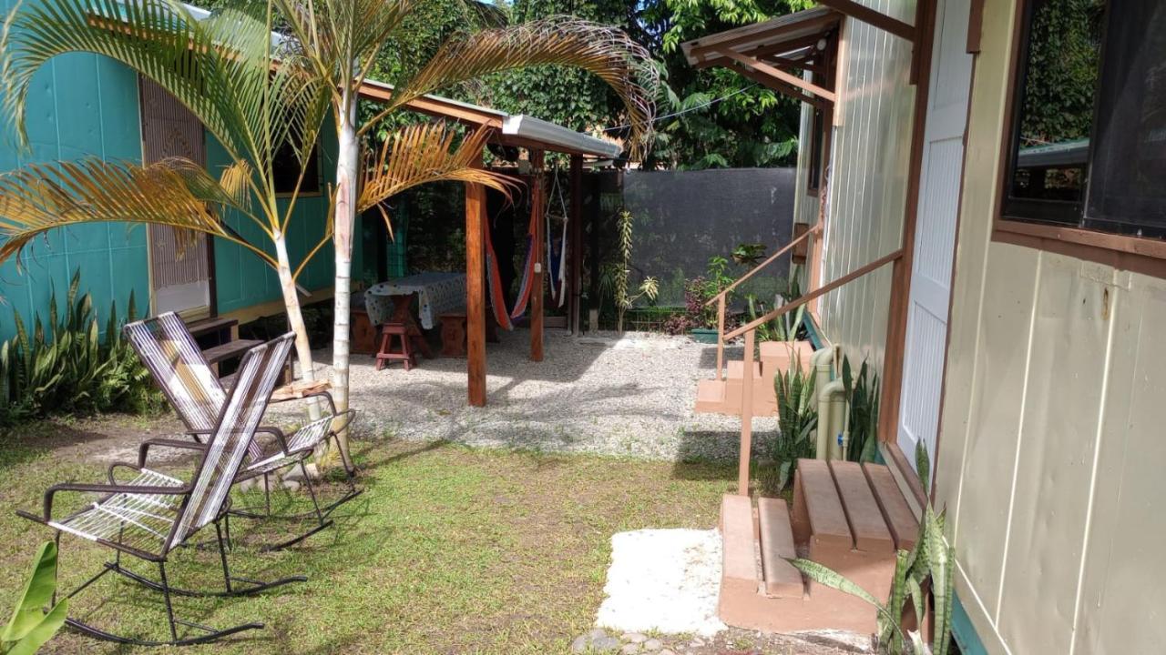 Container House Cahuita Hotel Bagian luar foto