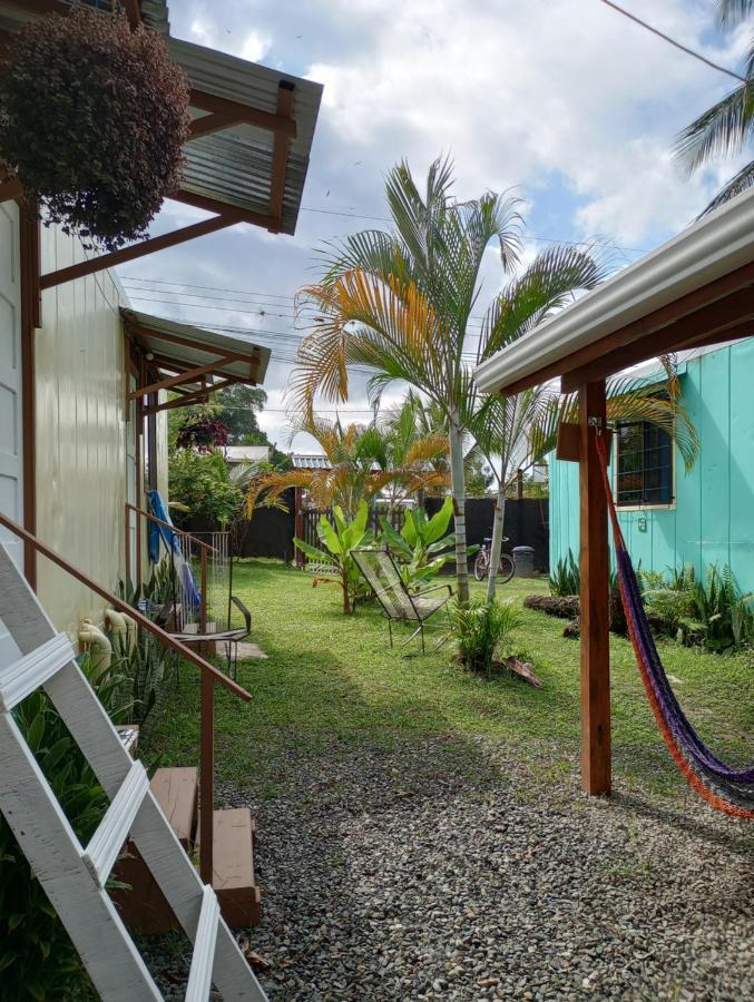 Container House Cahuita Hotel Bagian luar foto