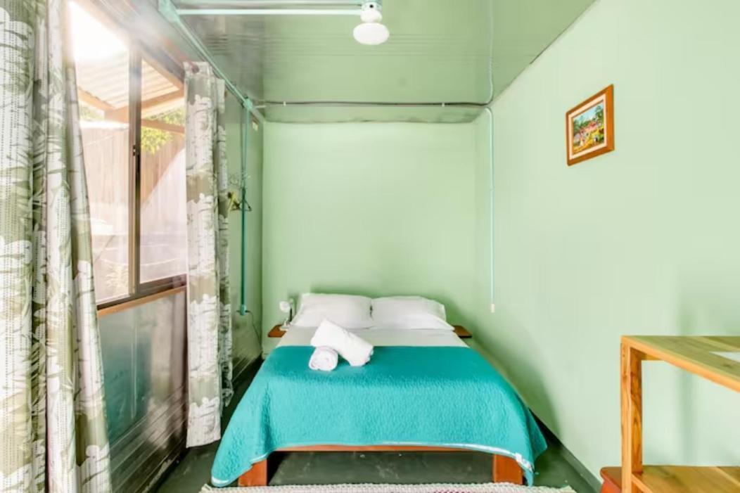 Container House Cahuita Hotel Bagian luar foto