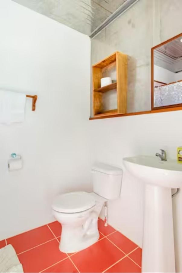Container House Cahuita Hotel Bagian luar foto